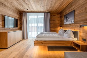 Projekt Chalets Schladming_Ferienschlafzimmer Holz pur